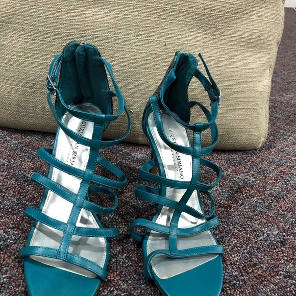 Brand new! Snakeskin heels. - Picture 3 of 3